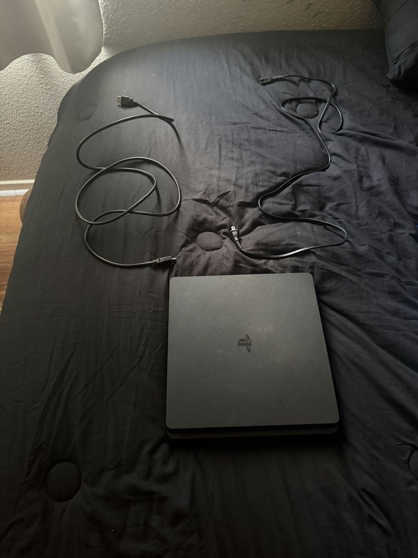 PS4 Slim Edition 1TB