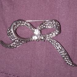 Bow Brooch
