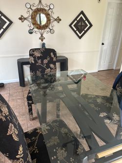 Dining Room table With Accents