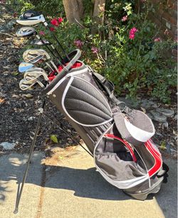 Callaway Maverick golf set (R11s driver+3w+4hybrid+4i-pw+sw+Odyssey putter+stand bag)