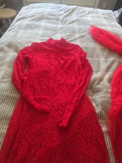 Red lace dress with cape and nails