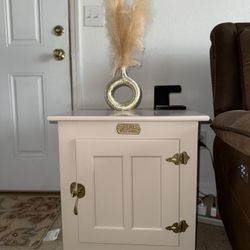  Antique White Clad Cabinet Solid Oak Wood Coffee Table Storage Latch Door Entry Way Bench Kitchen Furniture Console