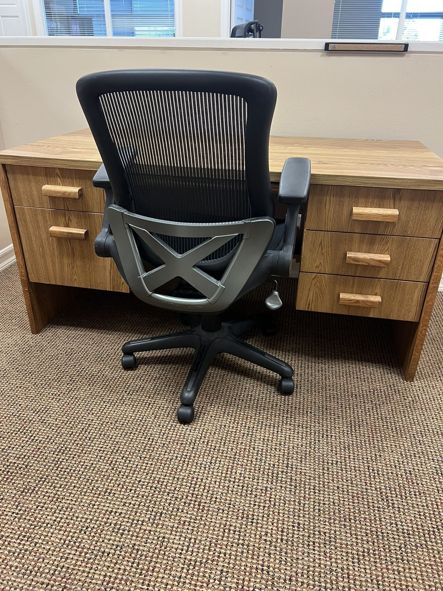 Office furniture (FREE)