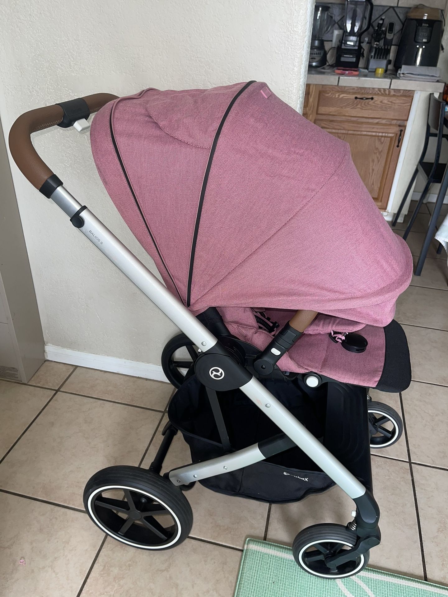 thule sleek twin stroller Pushchair (frame Black + seat) 2021 Camelbak Drink Tube Insulator Lens Color Options:Green - Red - Green Cybex Libelle Lightweight Travel The large seat and