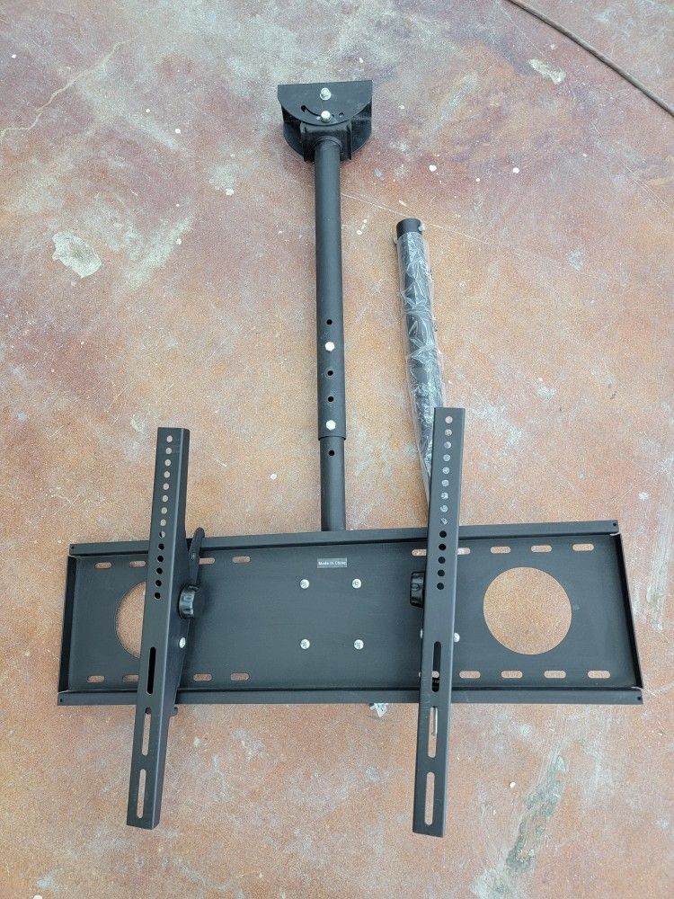 Cafe Closing - Flat Screen Ceiling Mount