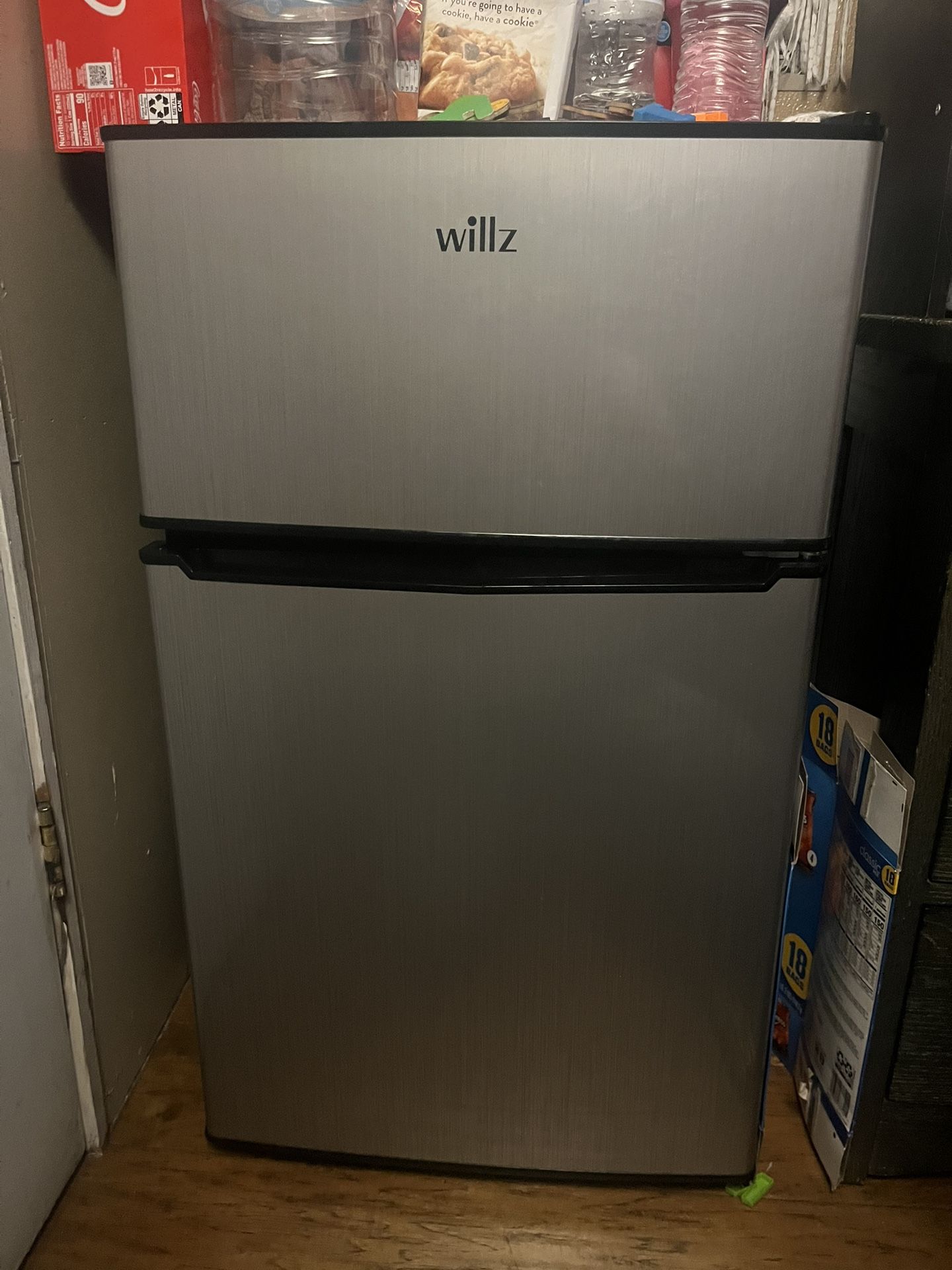 Mini Fridge Super Clean $80 Can Deliver