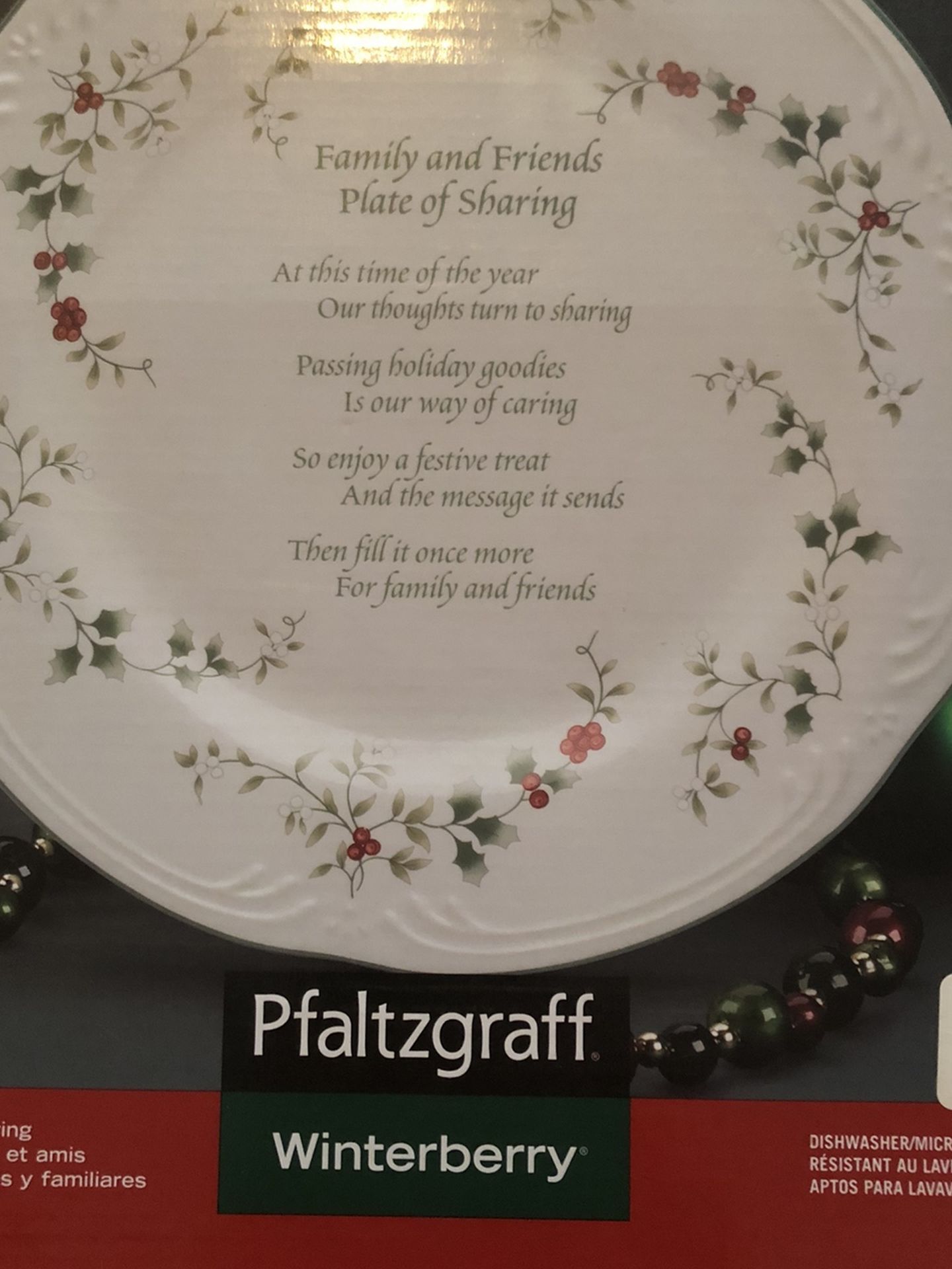 Pfaltzgraff Winterberry Plate