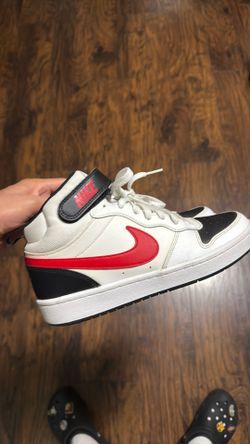 Nike Court Borough Mid 2 kids shoe