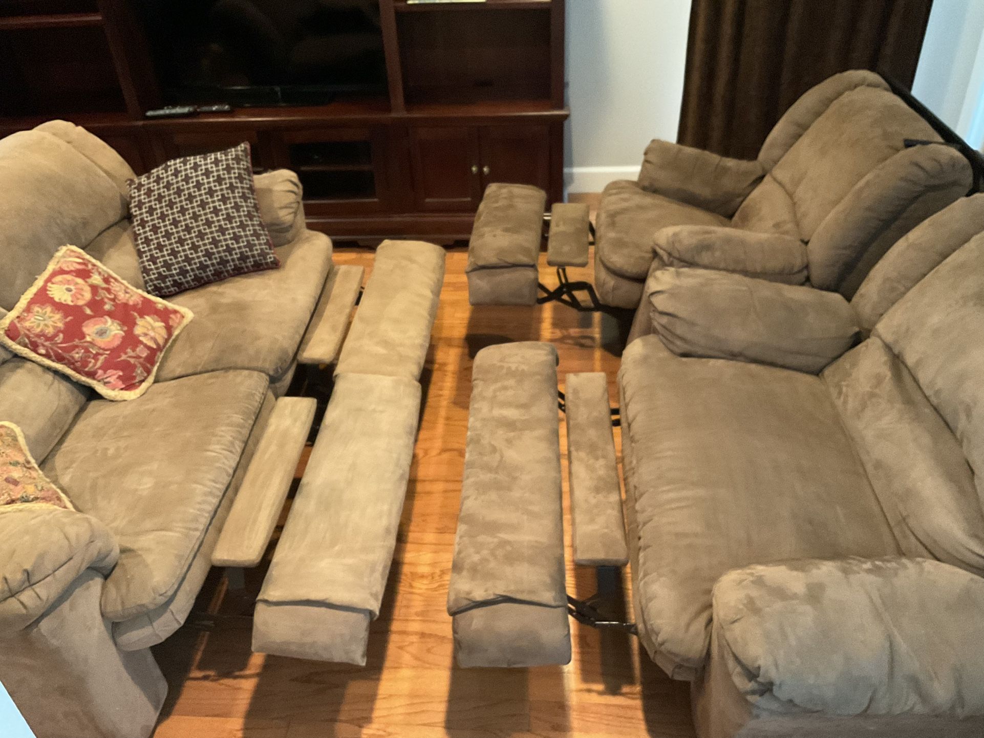 Sofa / Lounge Chairs