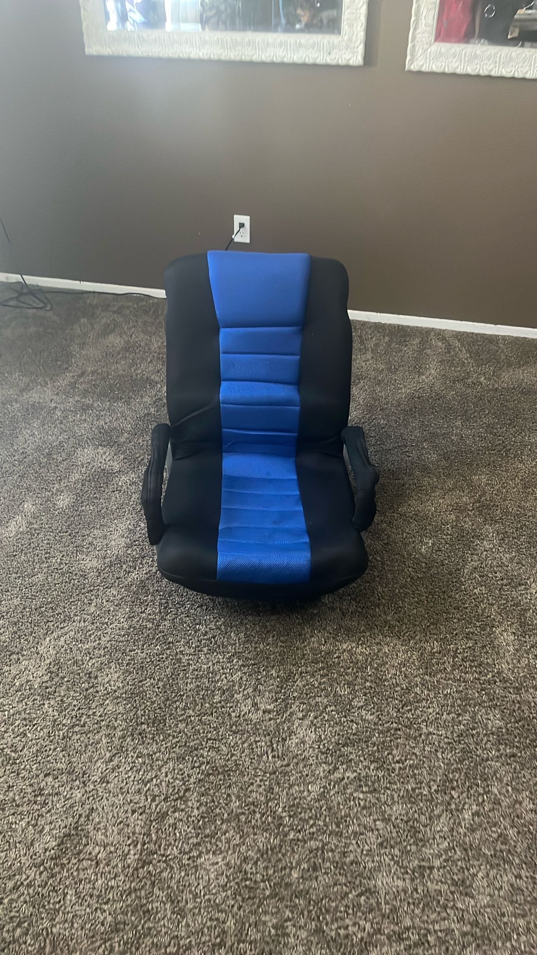 Black And Blue Rotating Small Cushion Chair