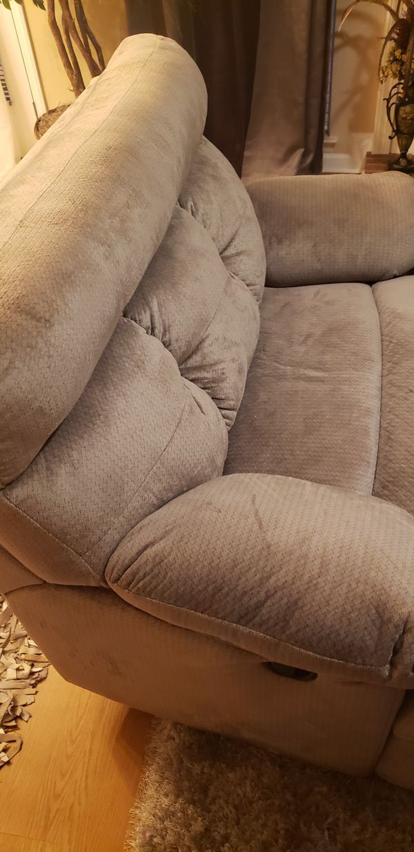 GRAY LAZY BOY DOUBLE SEATER RECLINER for Sale in Charlotte, NC OfferUp