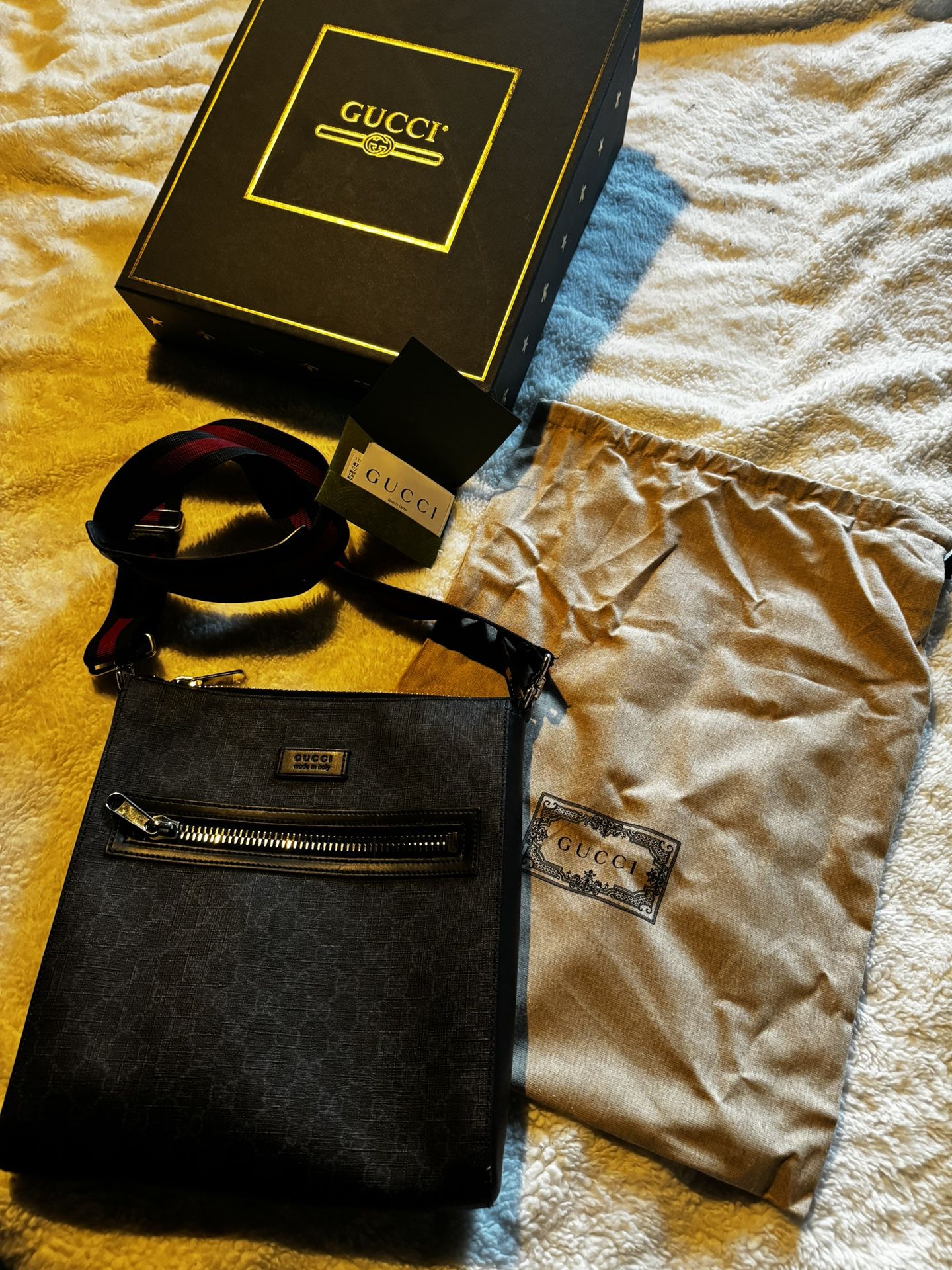 Gucci Men’s GG Supreme Large Messenger Bag. 