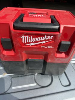 Milwaukee M12 wet/dry vacuum