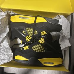 Jordan 4 Yellow Thunder