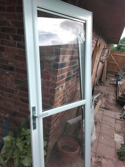Storm Door 32x 80
