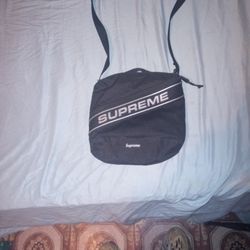 Supreme Shoulder bag 