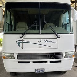 2004 National Sea Breeze Motorhome 8360 -  Class A