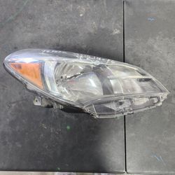 Toyota Yaris Headlight Right Passenger Side 2014 2015 2016 Part $50