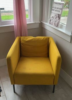 Cute yellow chair