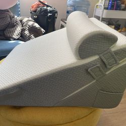 Wedge Pillow 