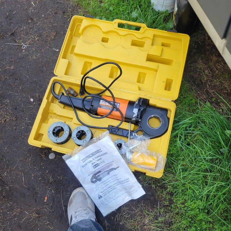 Threading Pipe Machine