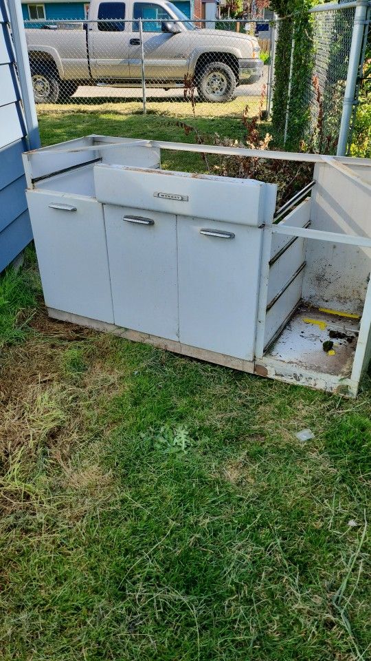 Murray Metal Cabinets