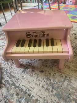 Pink Schoenhut My First Piano II (18 keys), designed for toddlers and young learners