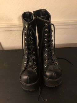 $10 Demonia Boots Platform Womens 5.5 Black