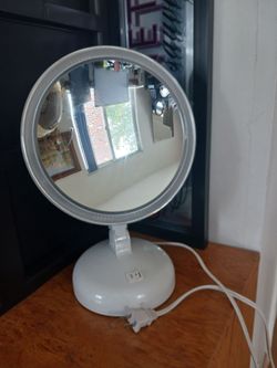 Illuminated MIRROR