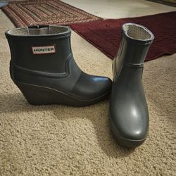 Hunter Wedge Booties Sz 7