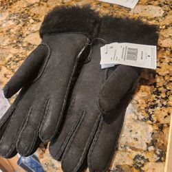 UGG SMALL BLACK SHEARLING WOMENS GLOVES.