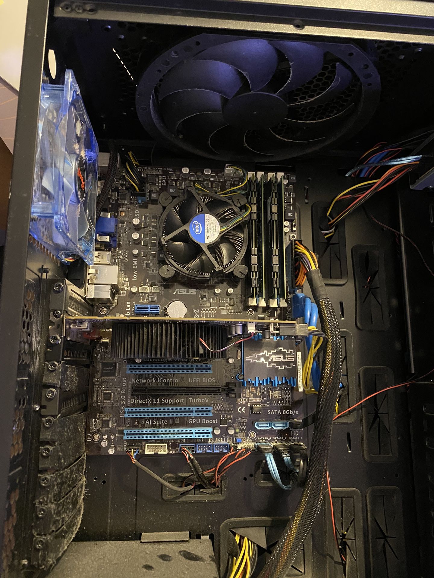 2 computers no hard drive power on, but will not fully boot for Sale in