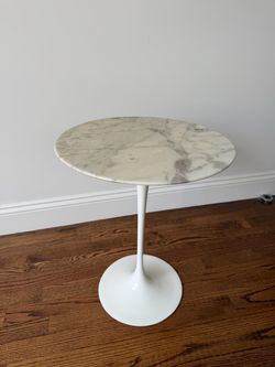 Authentic Knoll Saarinen Marble Tulip Table