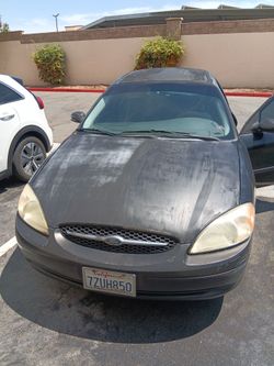 2000 Ford Taurus
