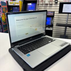 Touchscreen Chromebook (Convertible) - Acer Spin 314 w/ charger and case