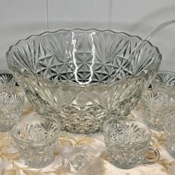 Anchor Hocking 18 Piece Punch Set (Vintage)