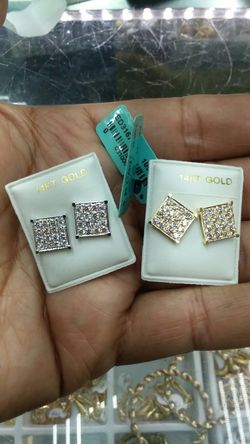 14k Gold or white earing 1.9 ct high quality Diamonds each set $550