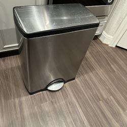 Simple human Trash Can