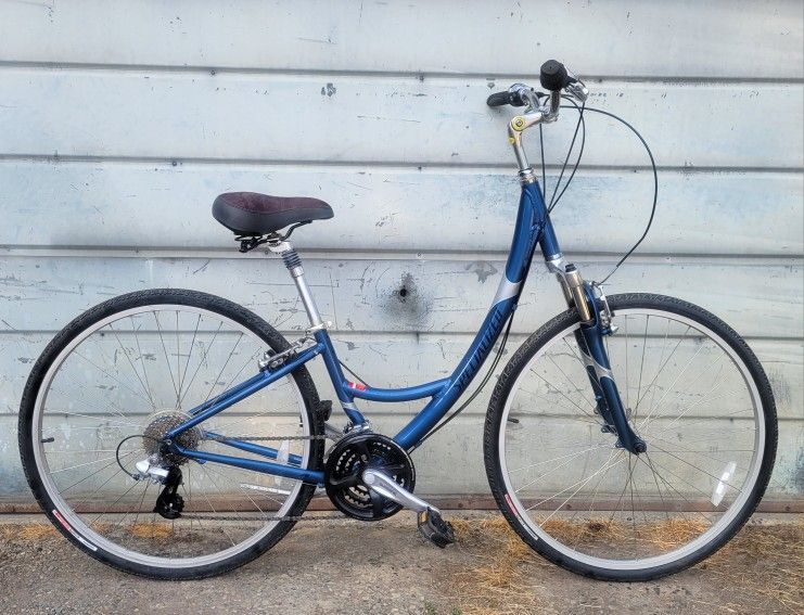 HYBRID SPECIALIZED CROSSROAD BIKE