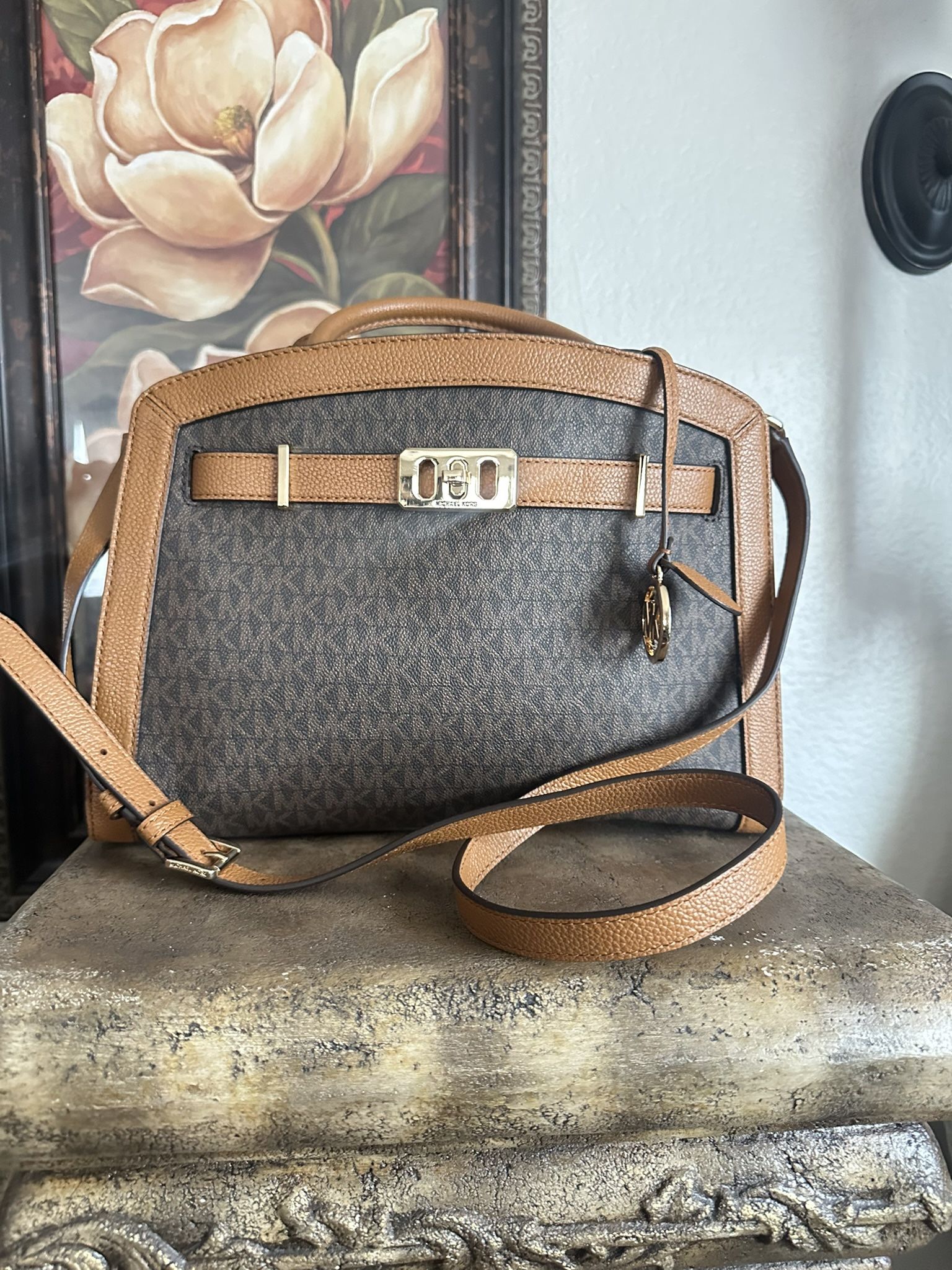 Michael Kors Purse In New Conditions 