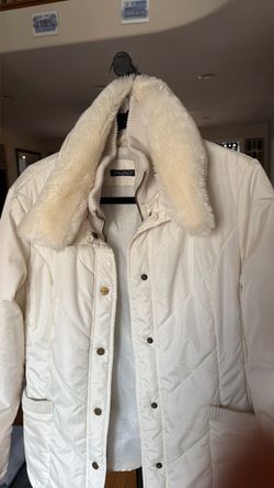 Tahari  cream Quilted Jacket with Faux Fur Collar