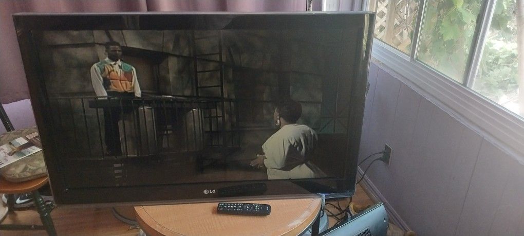 LG TV 42LH40-UA