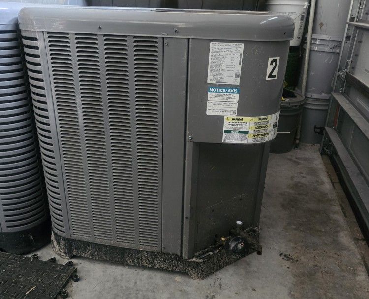 AC Unit With Matching Handler. 3 Ton 15 Seer. Brand- RUUD