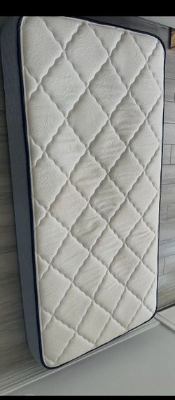 Mattress twin