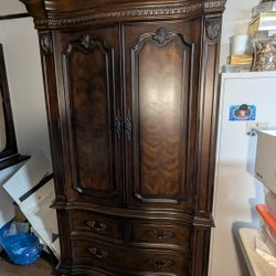 Ornate Armoire/Wardrobe Wooden Furniture Piece