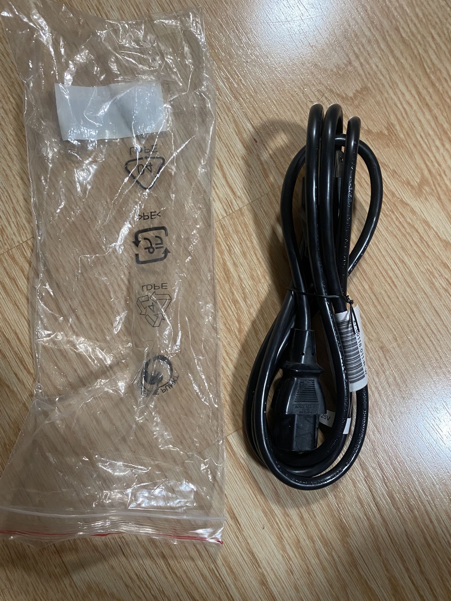6ft 18 AWG Universal Power Cord 3 prong NiB