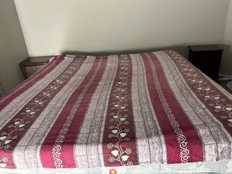 1 California king size bed ,1 queen bed with mattress,1 twin bed frame