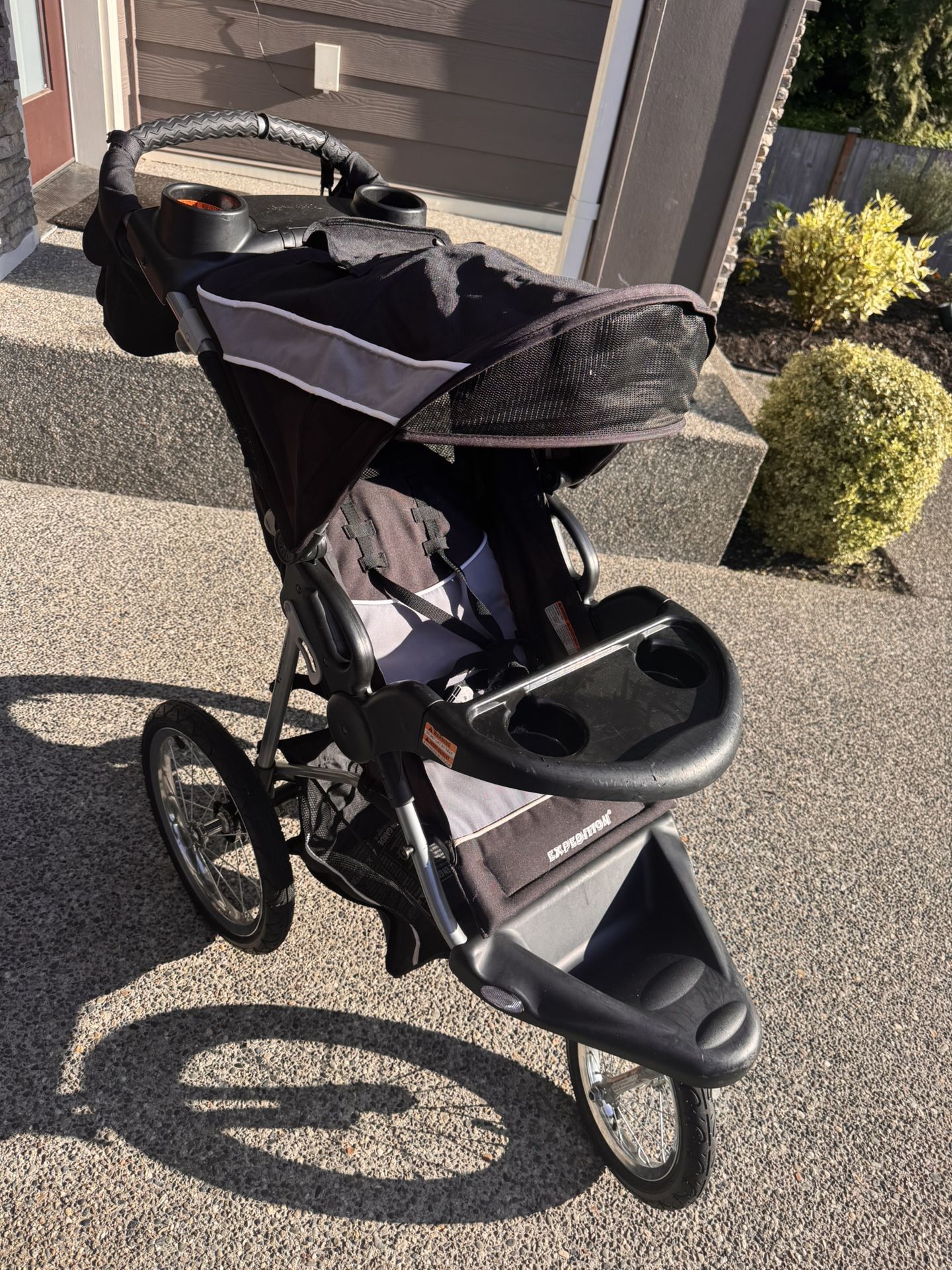Jogger stroller