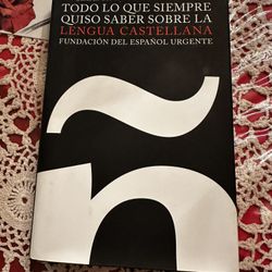 Spanish language book with black and white cover design