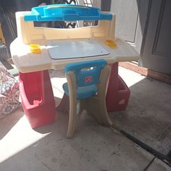 Kids Play Desk With Chair Step 2